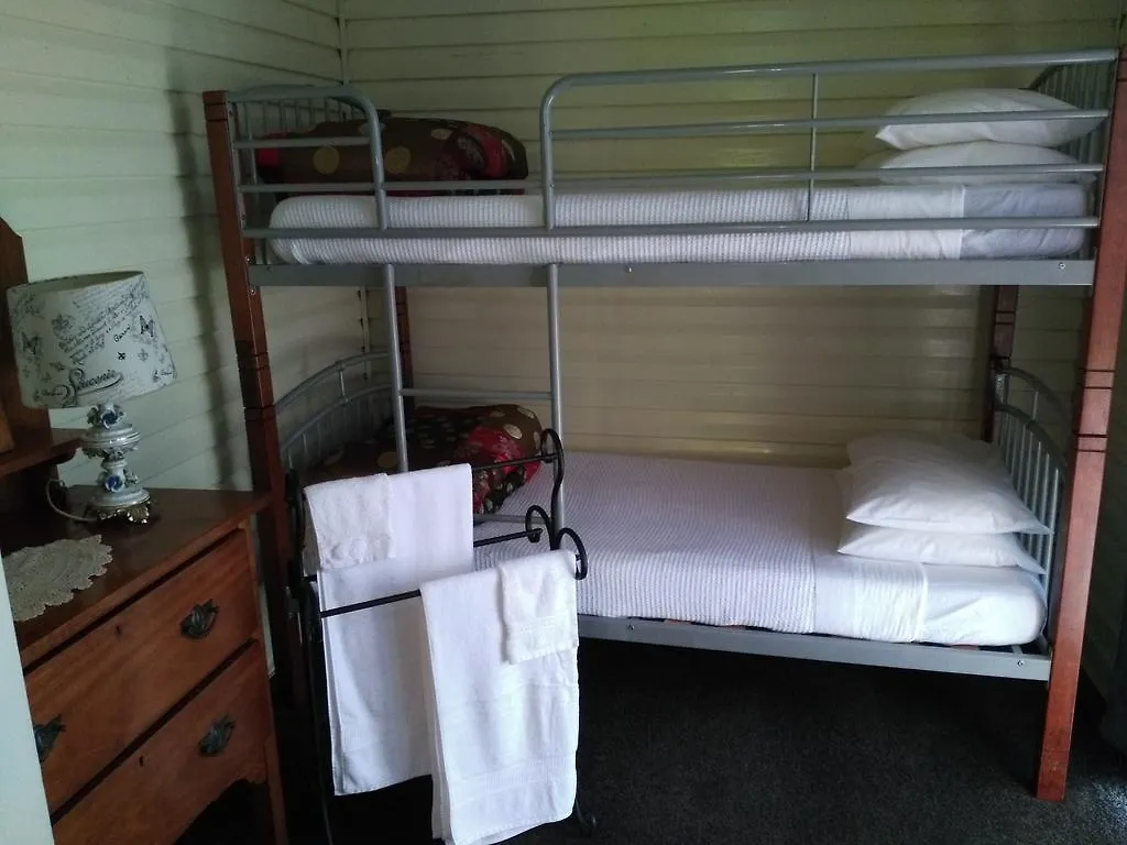 Guest house Millaa Millaa Hotel