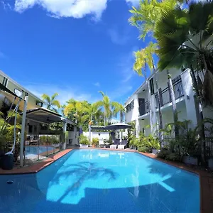 crystal-garden-resort-restaurant.cairnshotels4all.com/